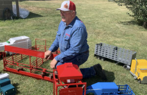 “The Texan Santa” – Thehappytoymaker.com